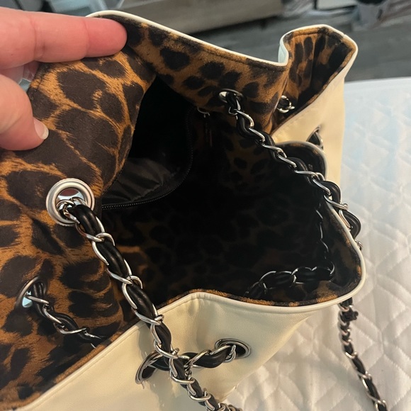Geir Ness reversible hand bag Leopard/Creme. Handbag/shoulder bag to crossbody - Picture 3 of 4